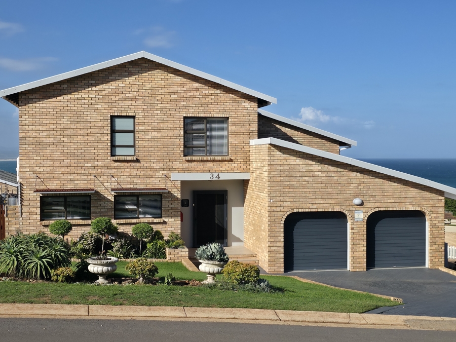 4 Bedroom Property for Sale in Wavecrest Eastern Cape